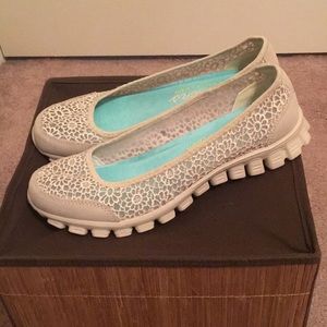 Skechers Memory Foam Flats